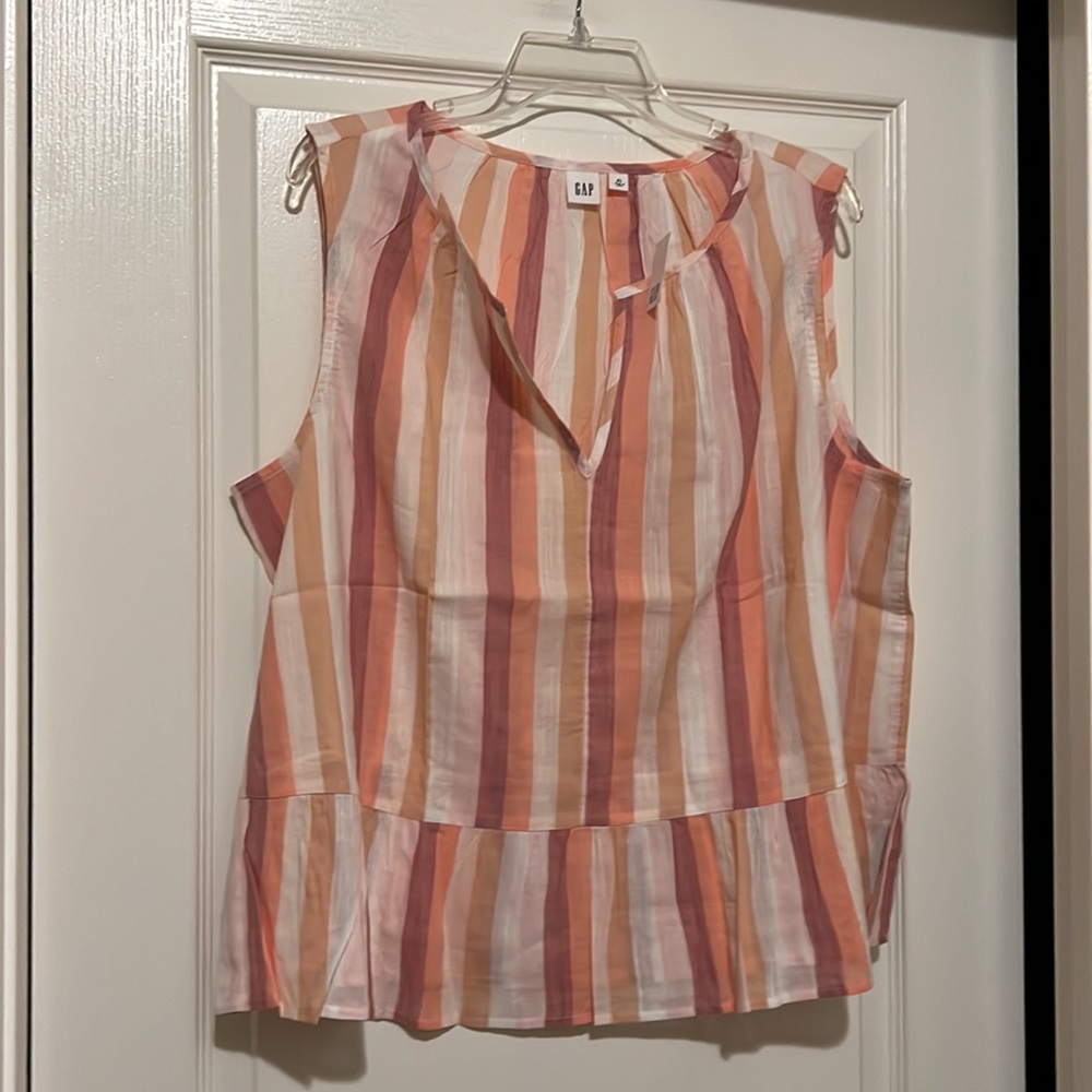 NWT Gap Sleeveless Peplum Top
